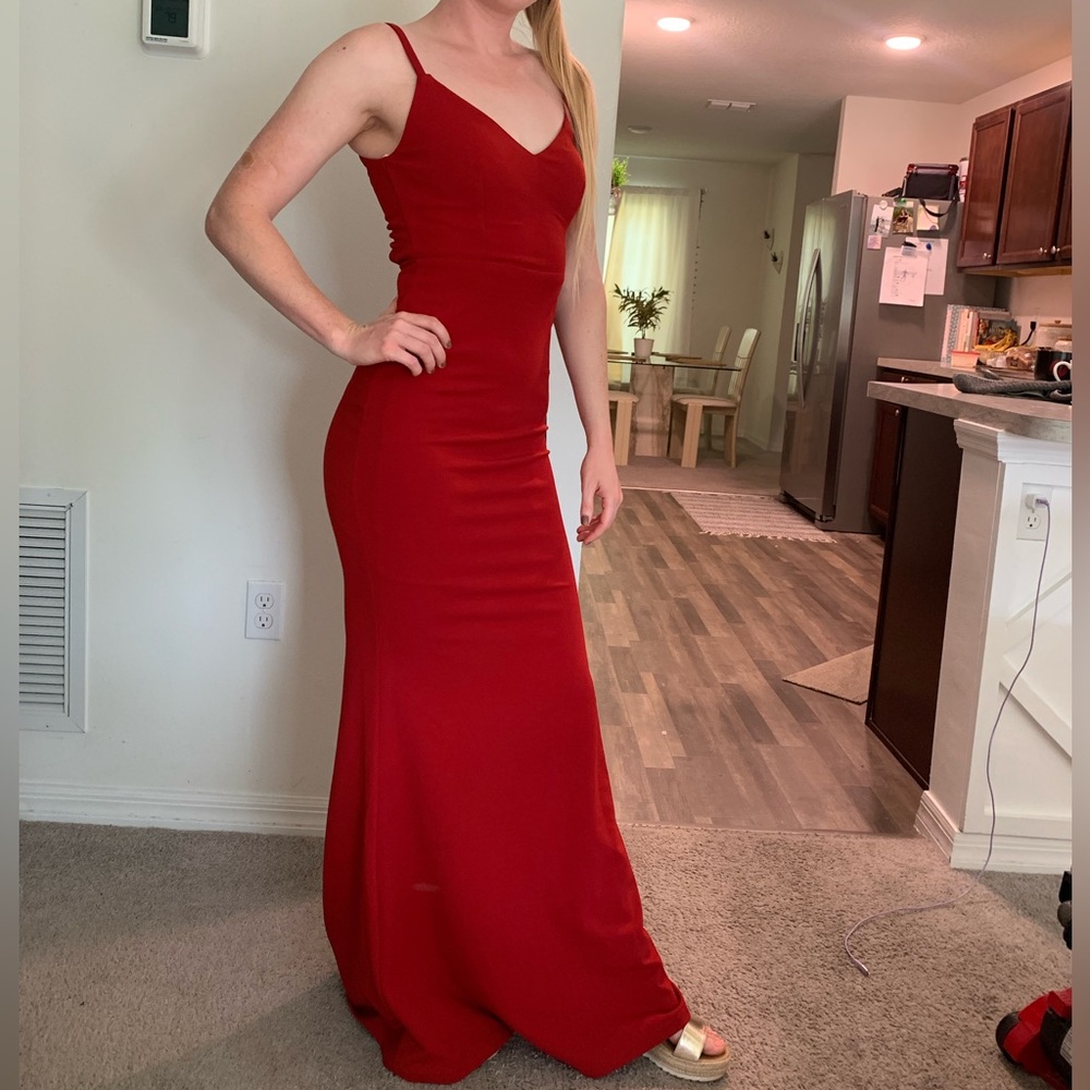 Gorgeous Lulus red dress for wedding guest